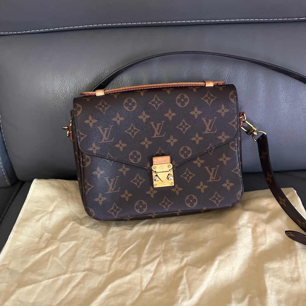 Louis Vuitton Pochette Metis